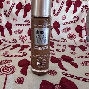 Maybelline Dream Radiant Liquid Foundation - 128 Mocha
